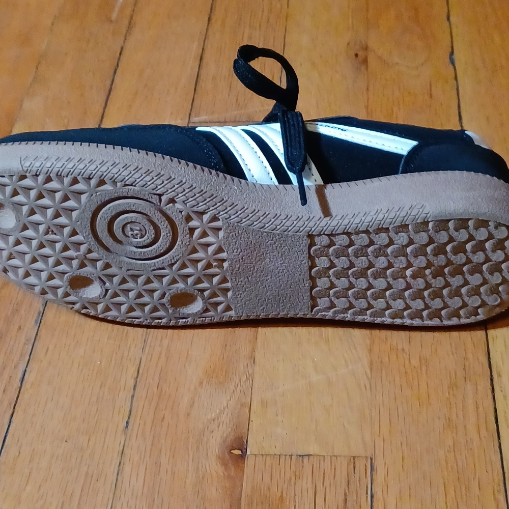 Women  Black & White Sneakers Comfort, Breathabke Fir Walking & Running Size 6.5 - Picture 5 of 12